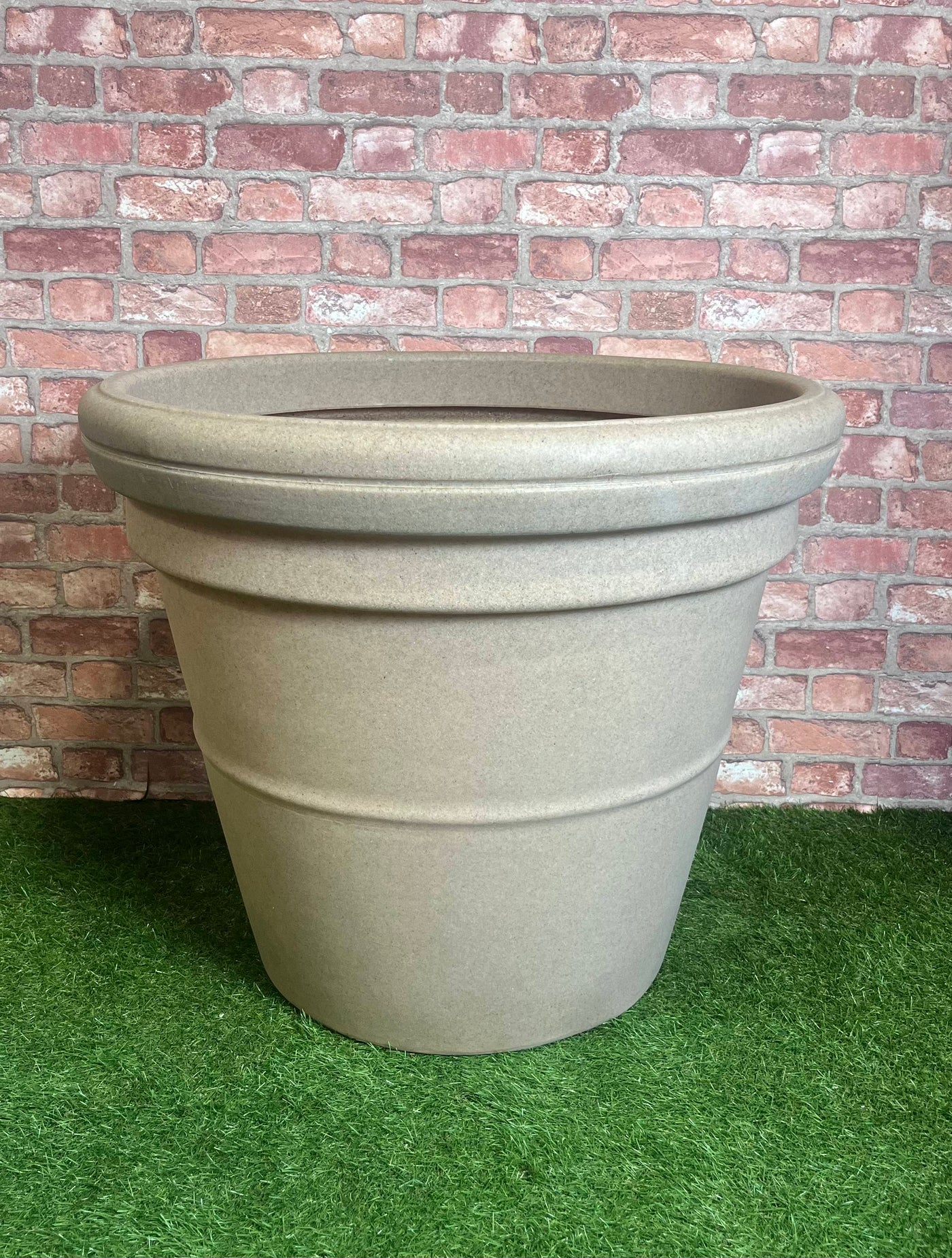 180 litre Prestige large terracotta style pot planter – Freeflush Water ...